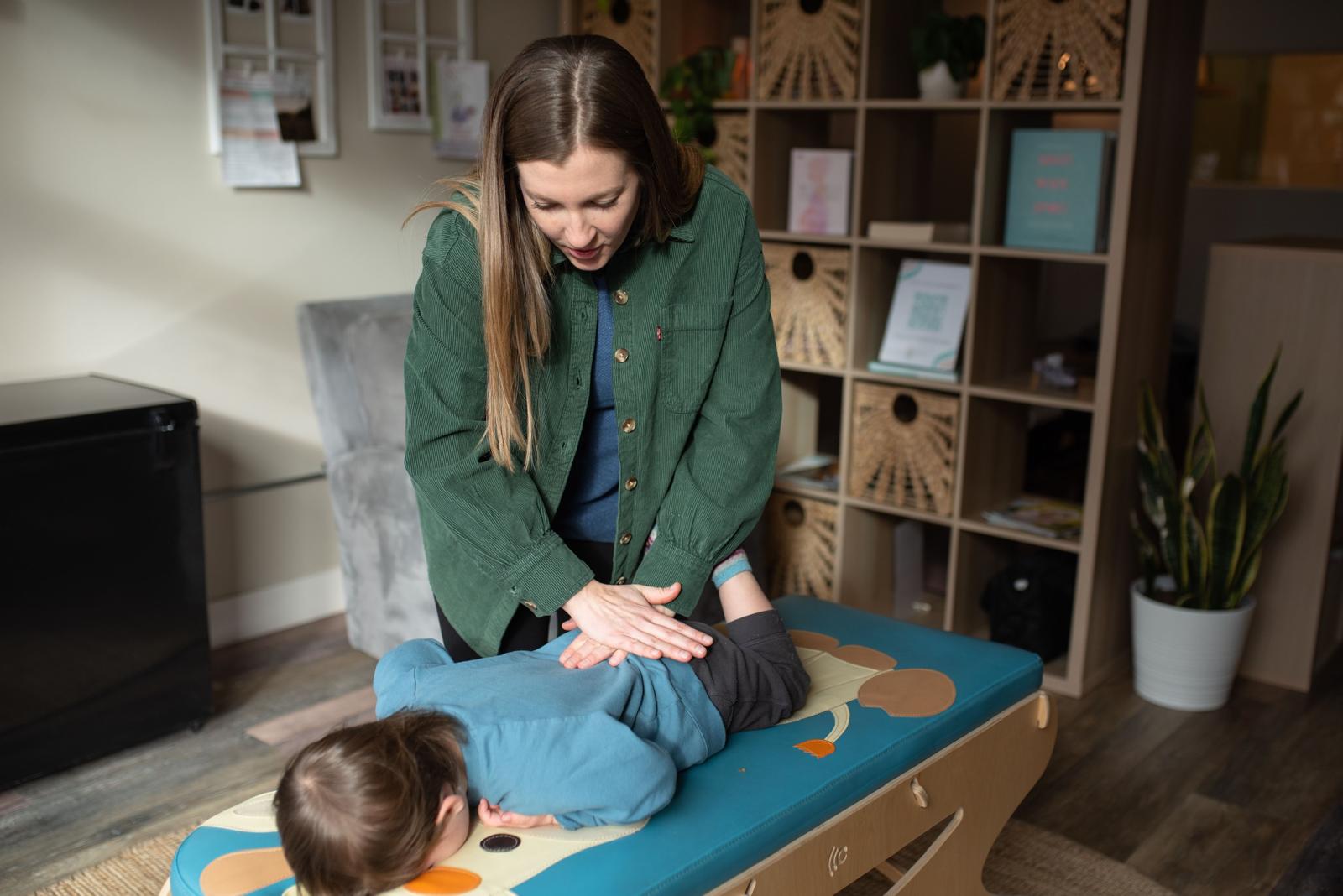 Pediatric chiropractic care supporting healthy growth at Calmbody Chiropractic Club